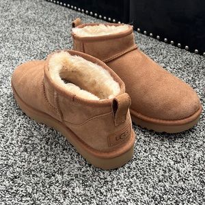 UGG Ultra Mini - Chestnut